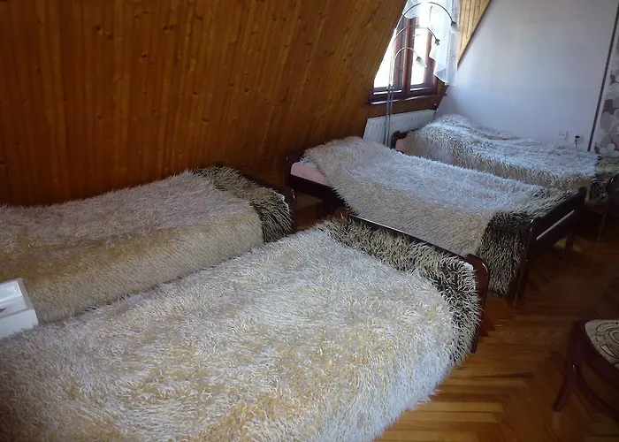 Dom wakacyjny Dom Z Ogrodem Do 10 Osób ! *