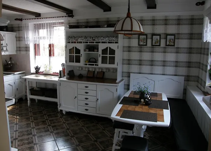 Dom wakacyjny Dom Z Ogrodem Do 10 Osób ! *